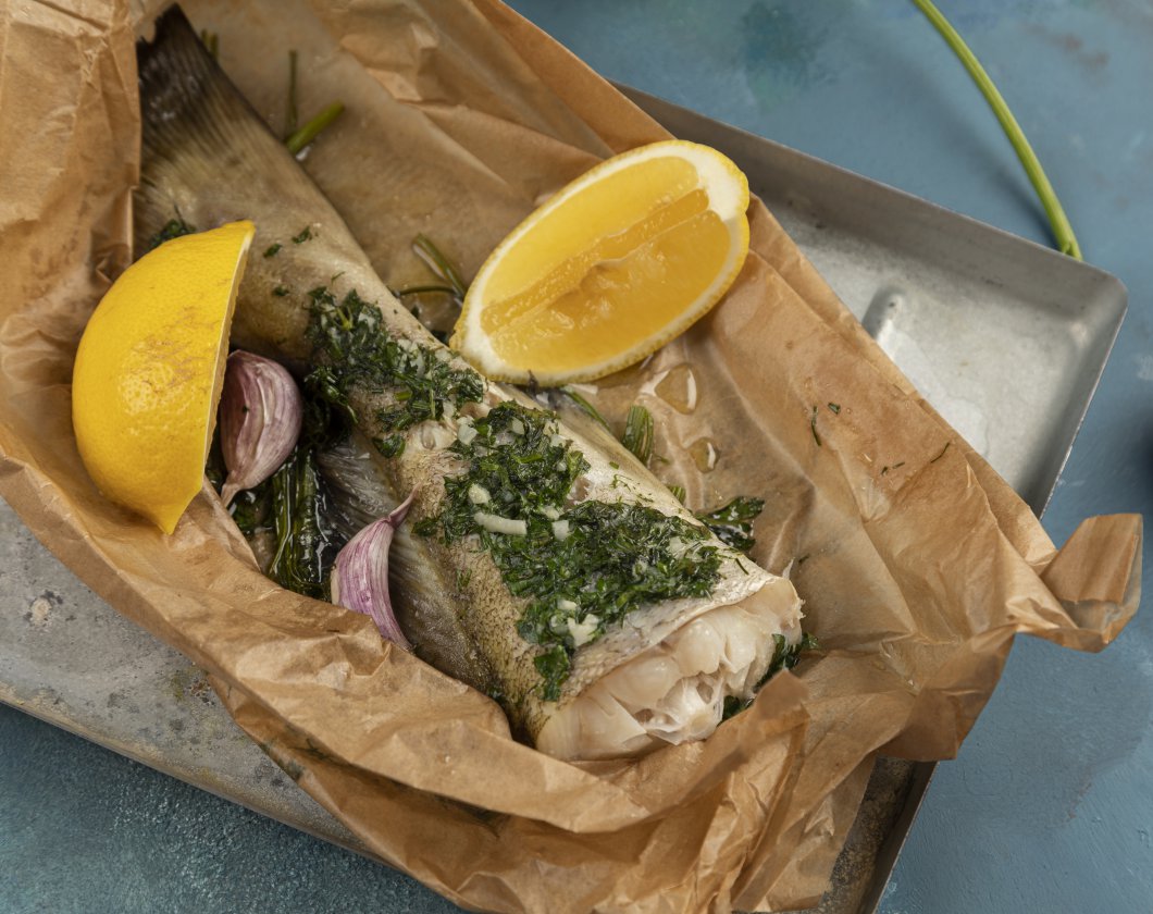 Cod roasted in parchment paper