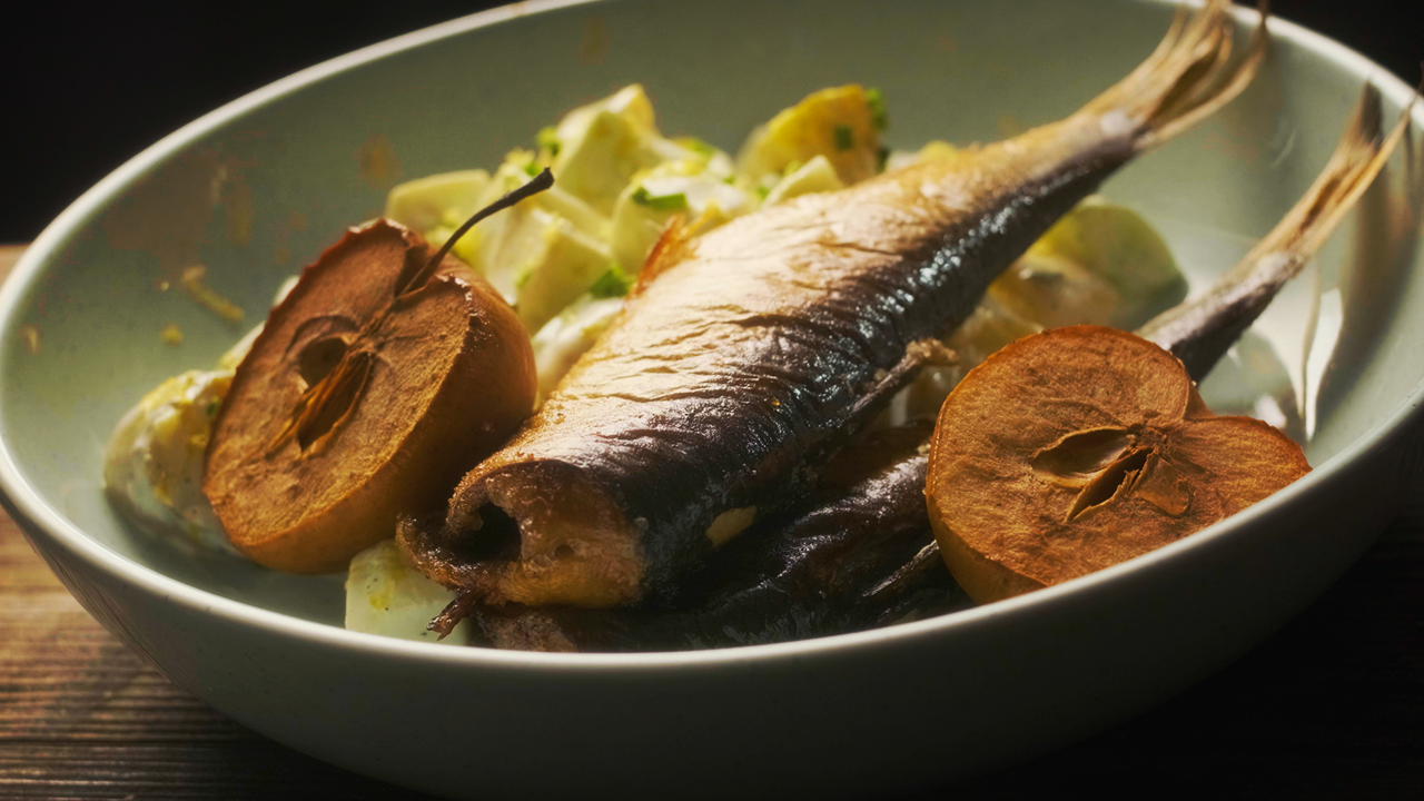 Śledź wędzony z jabłkiem